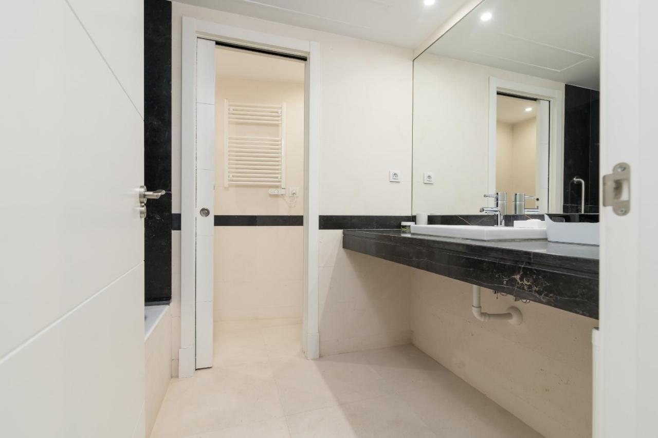Suite Homes Cathedral مالقة المظهر الخارجي الصورة